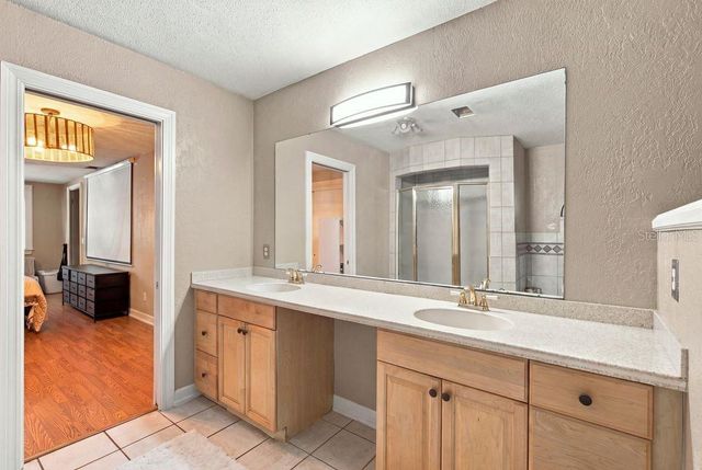 3909 W POWHATAN AVENUE, Tampa, FL 33614