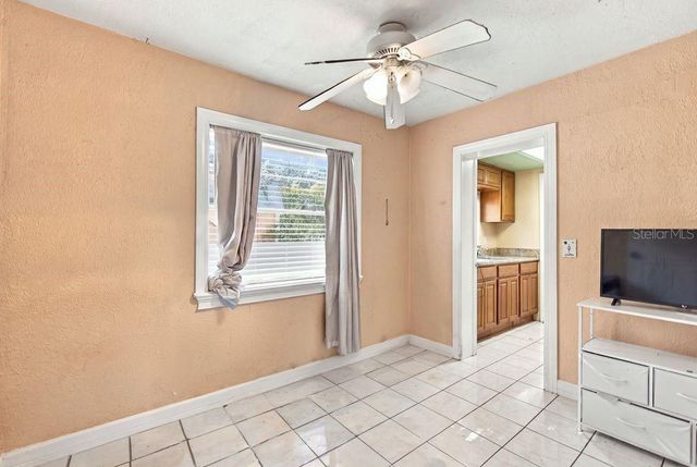 3909 W POWHATAN AVENUE, Tampa, FL 33614