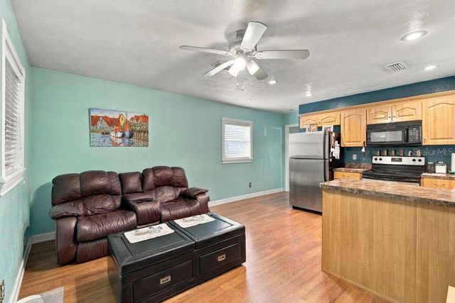 3909 W POWHATAN AVENUE, Tampa, FL 33614