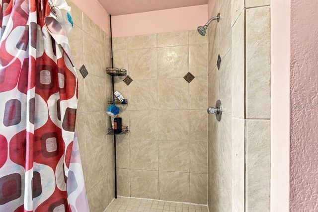 3909 W POWHATAN AVENUE, Tampa, FL 33614