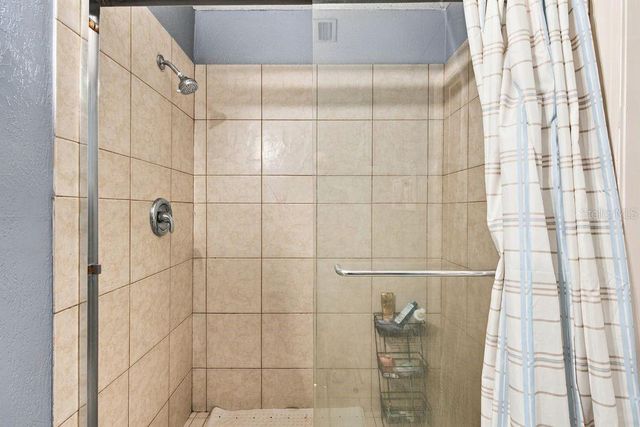 3909 W POWHATAN AVENUE, Tampa, FL 33614