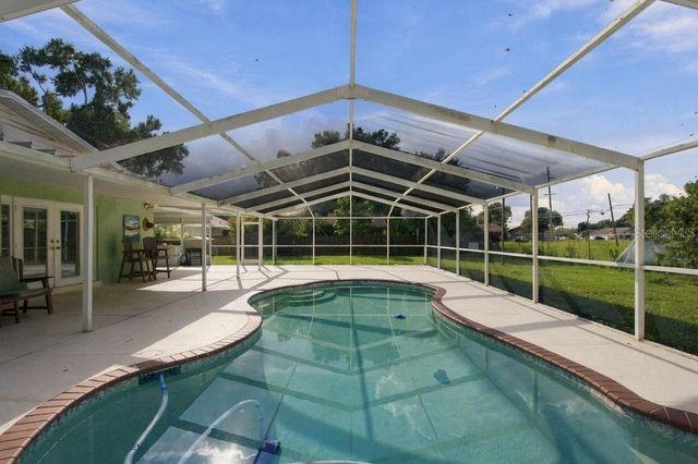 3909 W POWHATAN AVENUE, Tampa, FL 33614