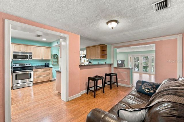 3909 W POWHATAN AVENUE, Tampa, FL 33614