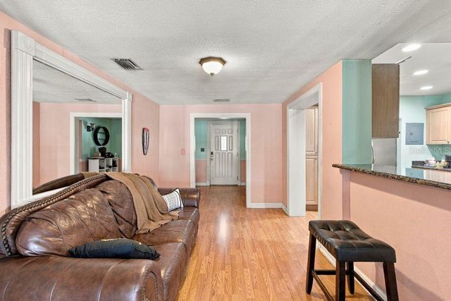 3909 W POWHATAN AVENUE, Tampa, FL 33614