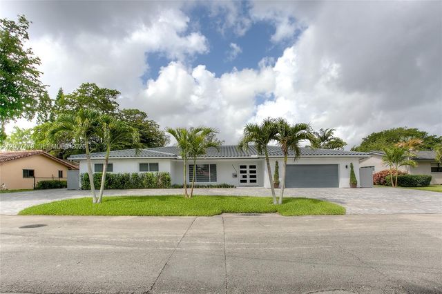 19150 S Saint Andrews Drive, Hialeah, FL 33015