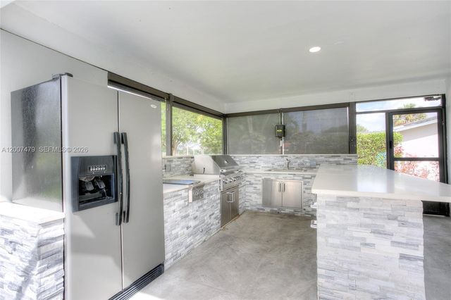 19150 S Saint Andrews Drive, Hialeah, FL 33015