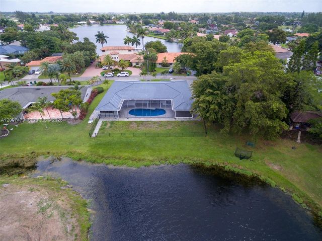 19150 S Saint Andrews Drive, Hialeah, FL 33015