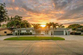 19150 S Saint Andrews Drive, Hialeah, FL 33015