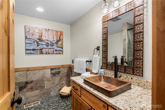 9864 E Leavenworth Road, Leavenworth, WA 98826