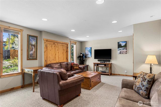 9864 E Leavenworth Road, Leavenworth, WA 98826