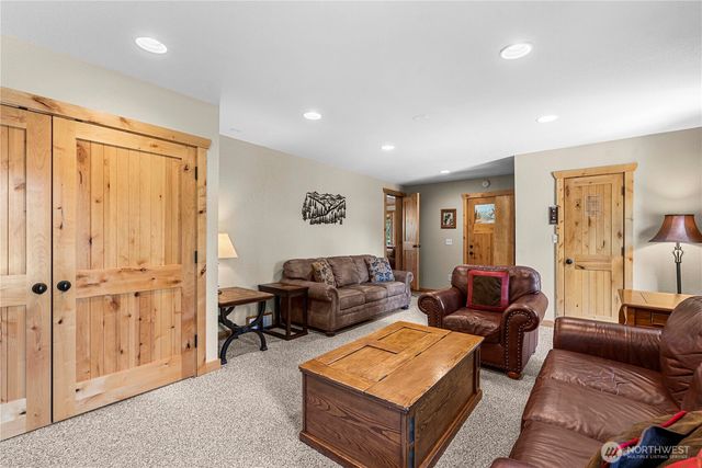 9864 E Leavenworth Road, Leavenworth, WA 98826