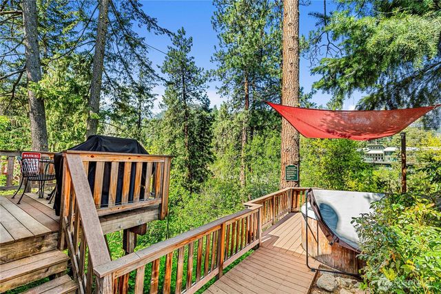 9864 E Leavenworth Road, Leavenworth, WA 98826