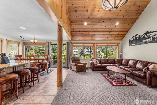 9864 E Leavenworth Road, Leavenworth, WA 98826