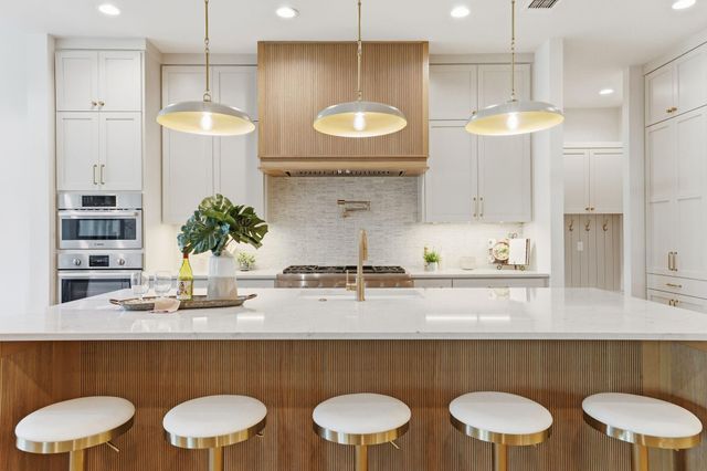 6408 Nasco DR, Austin, TX 78757