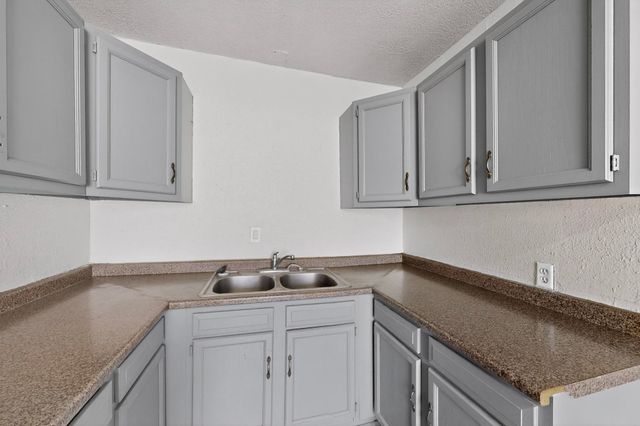 441 Loma Hermosa Drive NW, Albuquerque, NM 87105