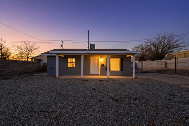 441 Loma Hermosa Drive NW, Albuquerque, NM 87105