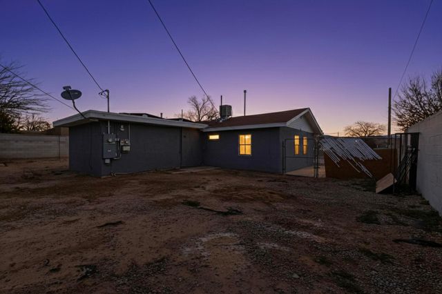 441 Loma Hermosa Drive NW, Albuquerque, NM 87105