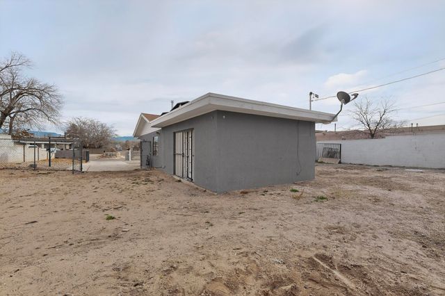 441 Loma Hermosa Drive NW, Albuquerque, NM 87105