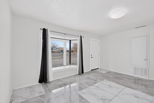 441 Loma Hermosa Drive NW, Albuquerque, NM 87105