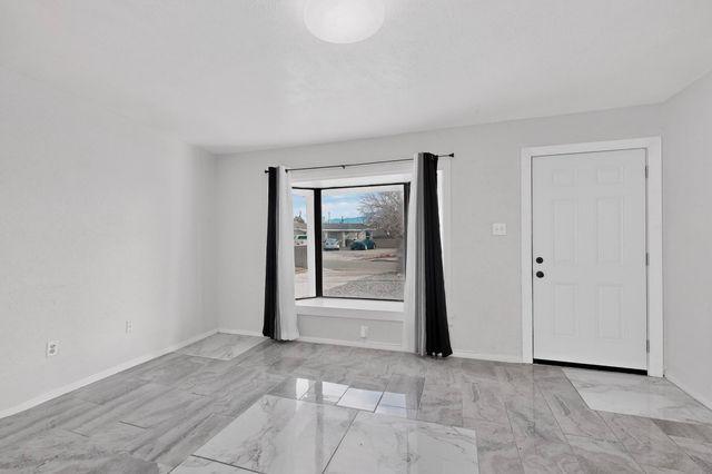 441 Loma Hermosa Drive NW, Albuquerque, NM 87105