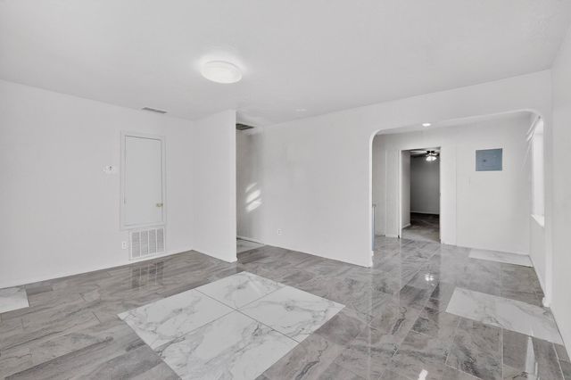 441 Loma Hermosa Drive NW, Albuquerque, NM 87105