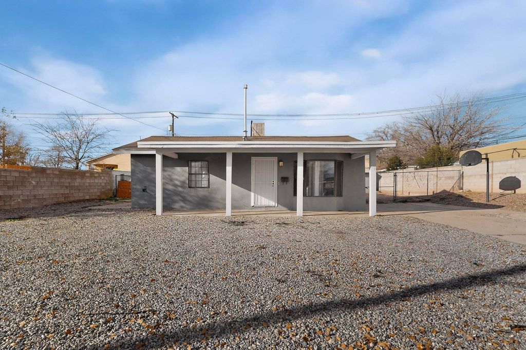 441 Loma Hermosa Drive NW, Albuquerque, NM 87105