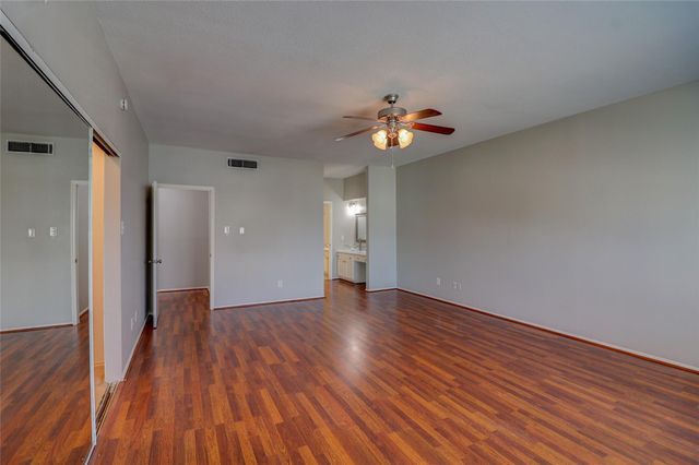 346 Wilcrest Drive 346, Houston, TX 77042