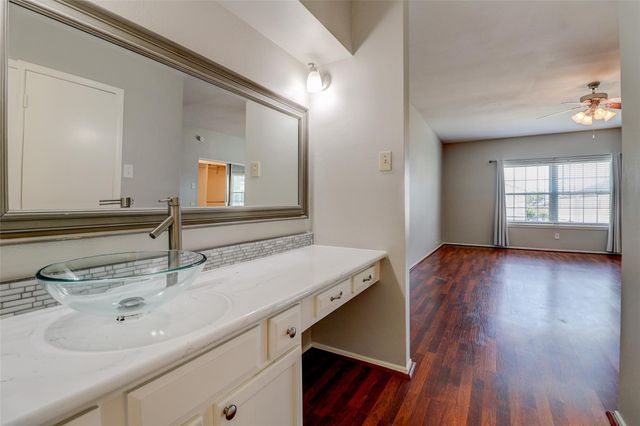 346 Wilcrest Drive 346, Houston, TX 77042