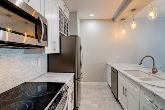 346 Wilcrest Drive 346, Houston, TX 77042