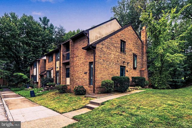 5800 JACKSONS OAK CT, Burke, VA 22015