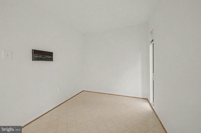 5800 JACKSONS OAK CT, Burke, VA 22015