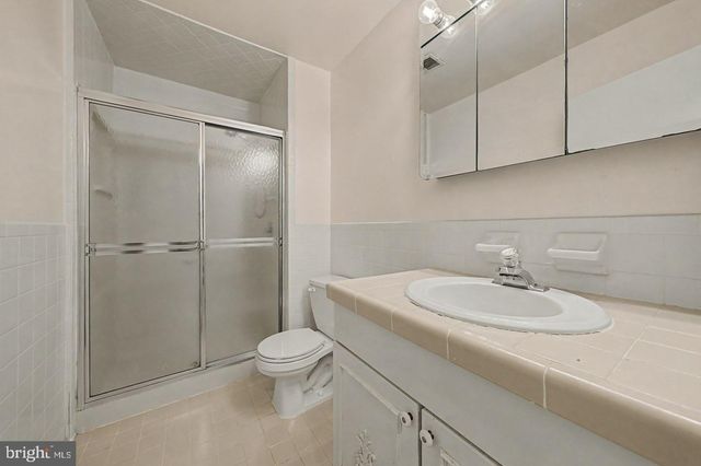5800 JACKSONS OAK CT, Burke, VA 22015