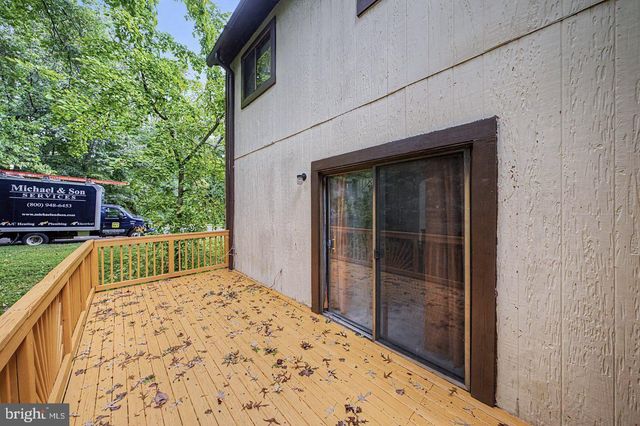 5800 JACKSONS OAK CT, Burke, VA 22015