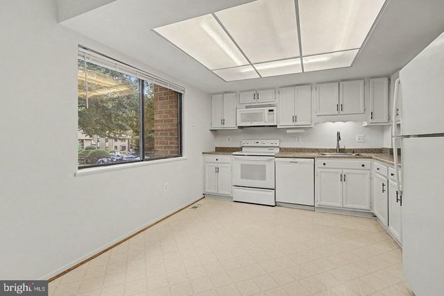 5800 JACKSONS OAK CT, Burke, VA 22015