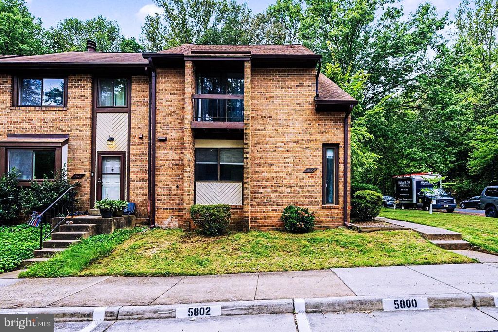 5800 JACKSONS OAK CT, Burke, VA 22015