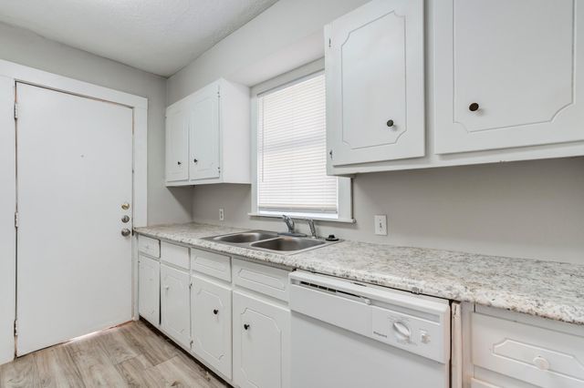 2207 20th Street, Lubbock, TX 79411