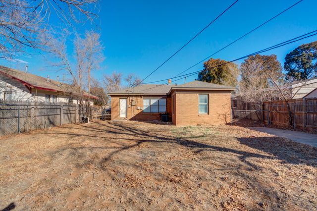2207 20th Street, Lubbock, TX 79411