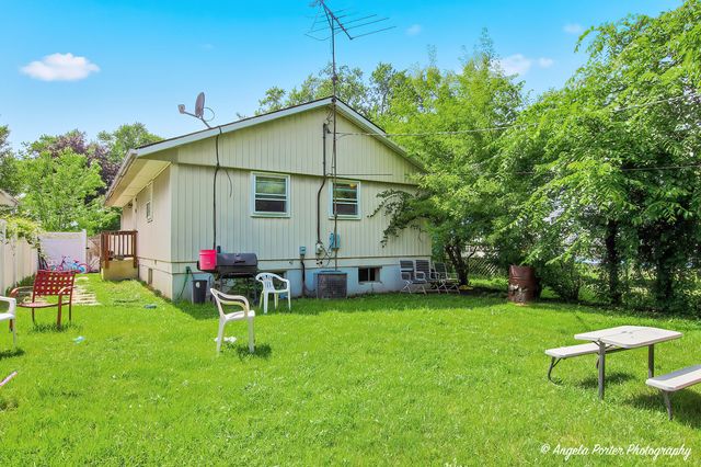 1429 N Pleasant Drive, Round Lake Beach, IL 60073