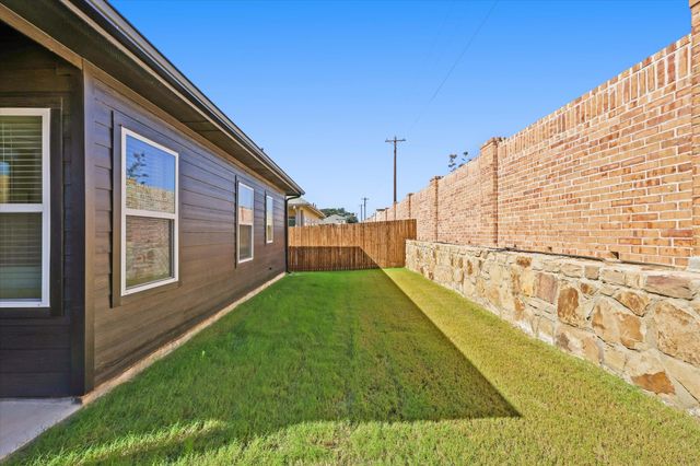 605 Presidio Street, Aubrey, TX 76227