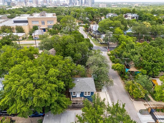 2102 Brackenridge ST B, Austin, TX 78704