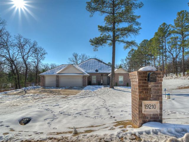 19210 Hidden Pines Drive, Norman, OK 73026