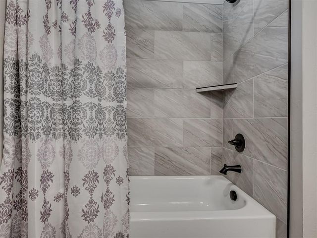 19210 Hidden Pines Drive, Norman, OK 73026