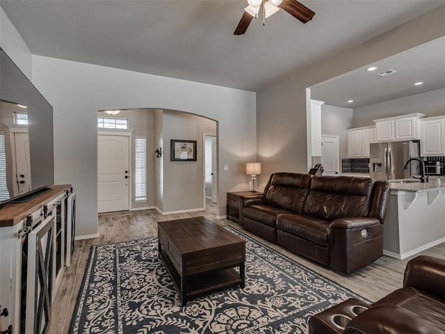 19210 Hidden Pines Drive, Norman, OK 73026