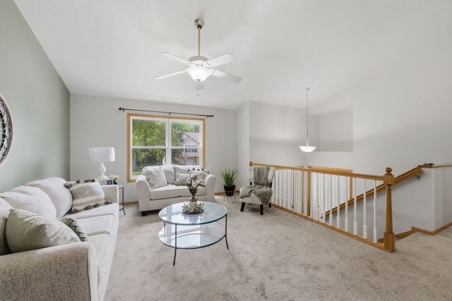 5803 Hillandale Road, Davenport, IA 52806