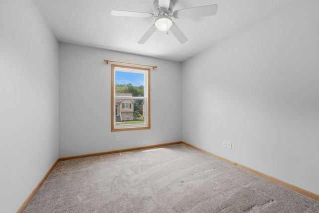 5803 Hillandale Road, Davenport, IA 52806