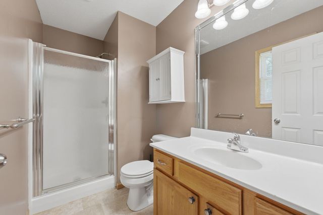 5803 Hillandale Road, Davenport, IA 52806