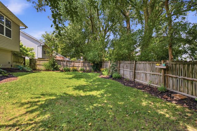 5803 Hillandale Road, Davenport, IA 52806