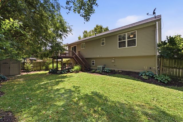 5803 Hillandale Road, Davenport, IA 52806