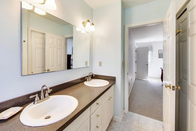 101 River Rd, Hanover, MA 02339