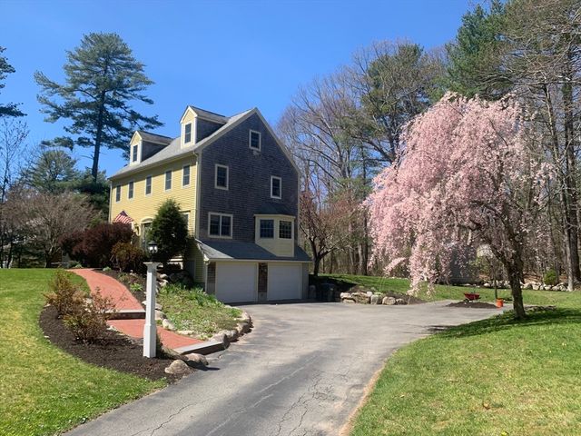 101 River Rd, Hanover, MA 02339